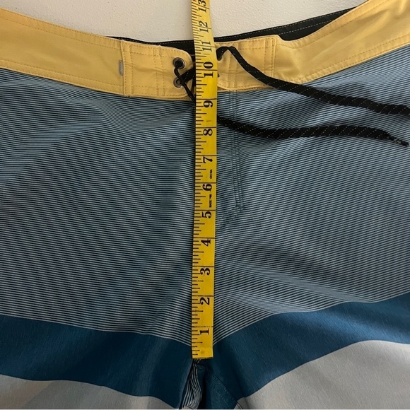 Quicksilver High Line Board Shorts Mens 33 **FLAW - Picture 9 of 11